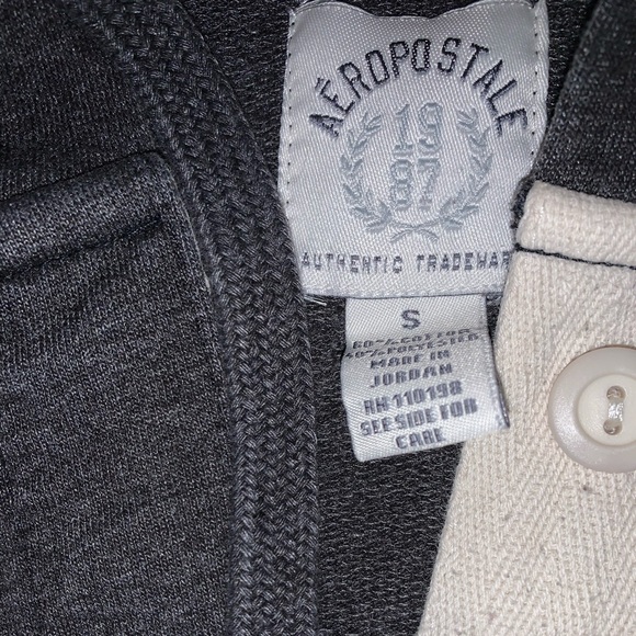 Aeropostale Sweatshirt - Picture 2 of 2